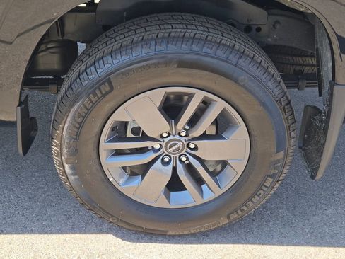 New 2025 Nissan Frontier SV w/ SV Convenience Package RWD image 5