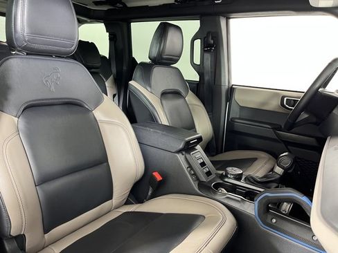 Used 2024 Ford Bronco Wildtrak image 42