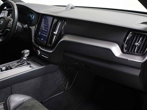 Used 2018 Volvo XC60 T6 R-Design w/ Convenience Package image 6