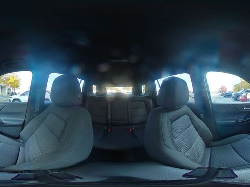 Used 2025 Chevrolet Equinox LT image 42