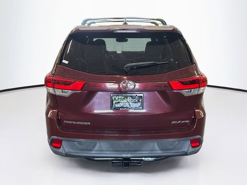Used 2018 Toyota Highlander XLE AWD/4WD image 7