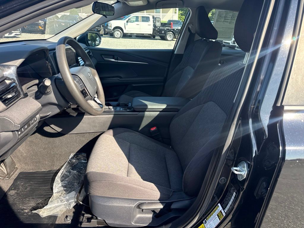 Used 2025 Toyota Camry LE FWD image 9