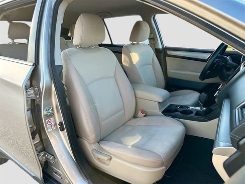 Used 2018 Subaru Outback 2.5i Premium image 25