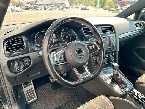 Used 2017 Volkswagen GTI S image 10