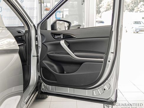 Used 2022 Mitsubishi Eclipse Cross SE FWD image 38