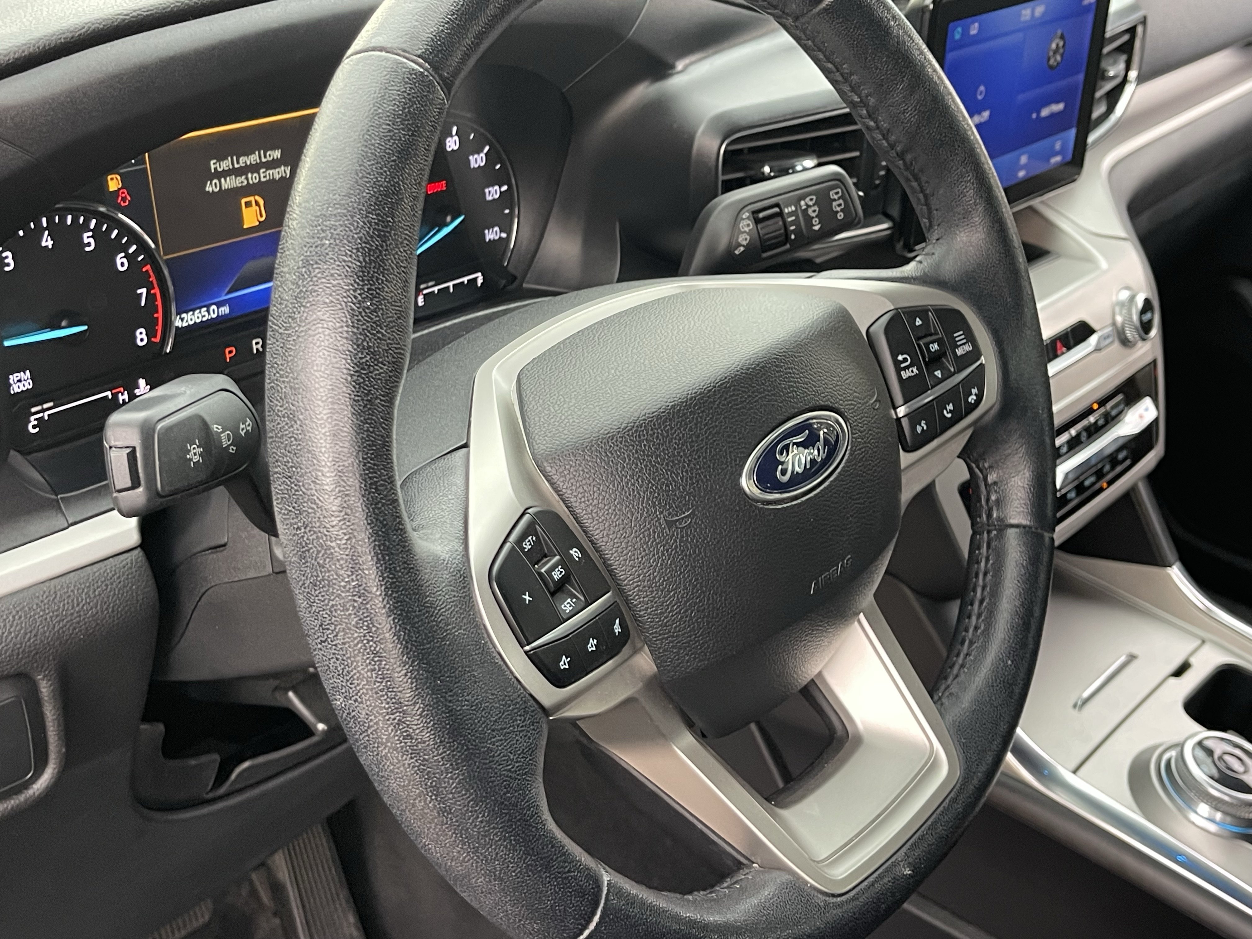 Used 2022 Ford Explorer XLT w/ Equipment Group 202A AWD/4WD image 23