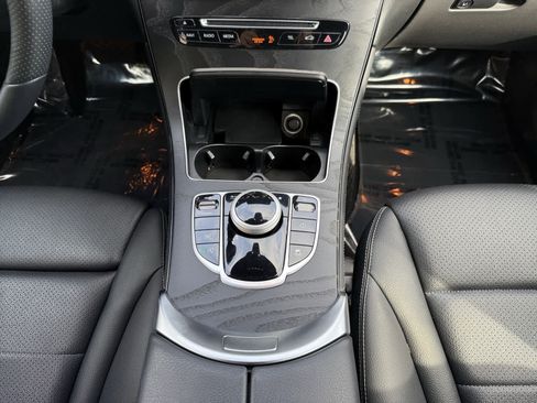 Used 2019 Mercedes-Benz GLC 300 image 15