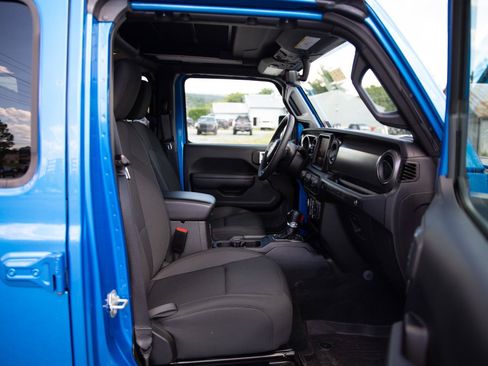 Used 2023 Jeep Wrangler Unlimited w/ Sun & Screen Package AWD/4WD image 22