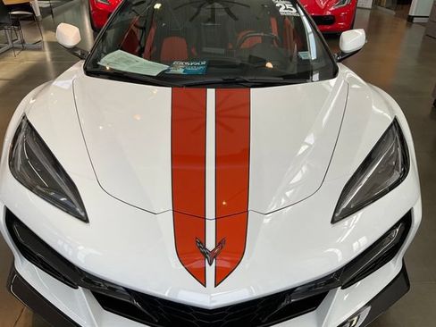 Used 2025 Chevrolet Corvette E-Ray AWD/4WD image 4