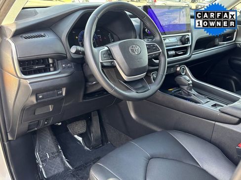Certified 2025 Toyota Grand Highlander XLE image 23