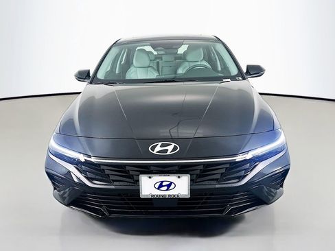 New 2026 Hyundai Elantra Limited FWD image 2