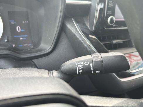 Used 2022 Toyota Corolla LE image 25