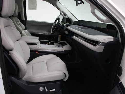 New 2026 Lincoln Navigator Reserve image 31