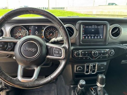 Used 2019 Jeep Wrangler Unlimited Sahara w/ Cold Weather Group image 6