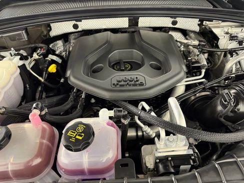 Used 2022 Jeep Grand Cherokee Limited 4xe image 37