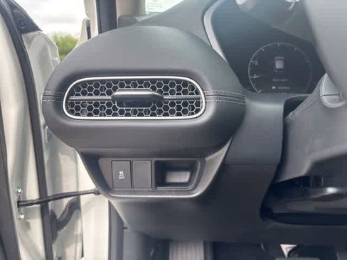 Used 2026 Honda HR-V EX-L image 10