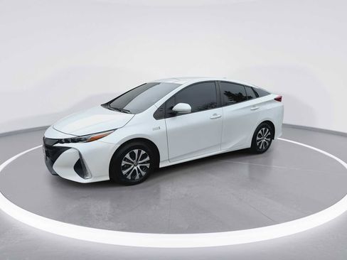 Certified 2021 Toyota Prius Prime XLE image 4