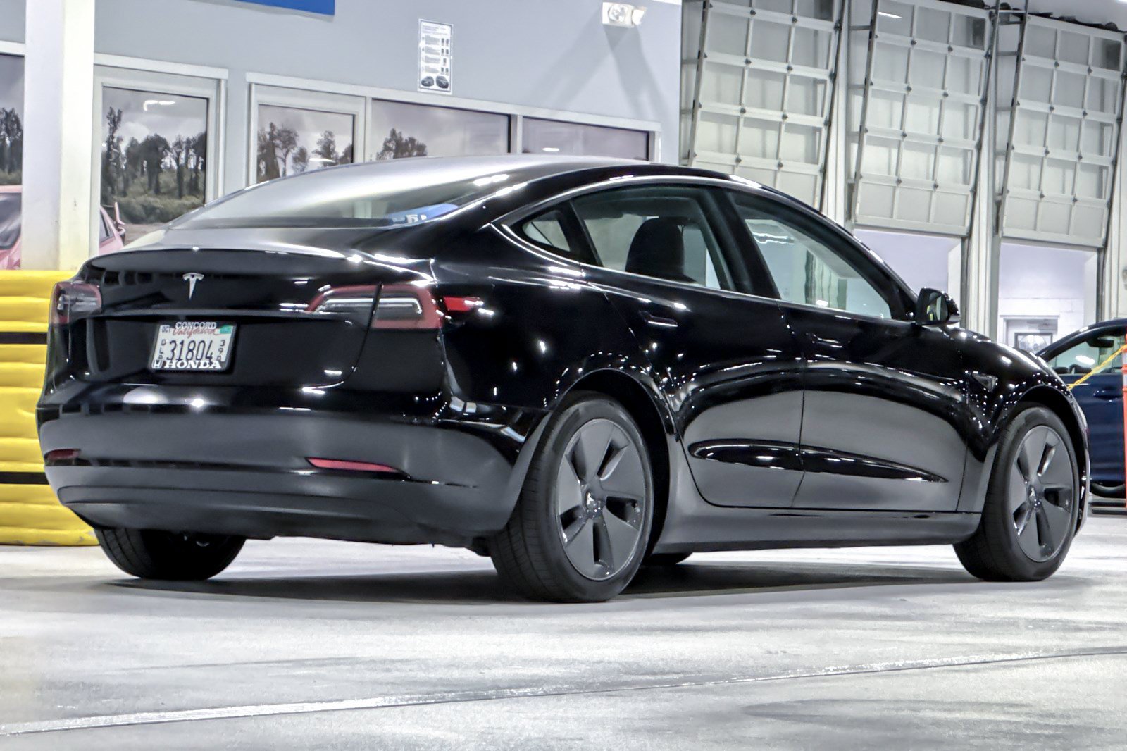 Used 2023 Tesla Model 3 Standard Range RWD image 9
