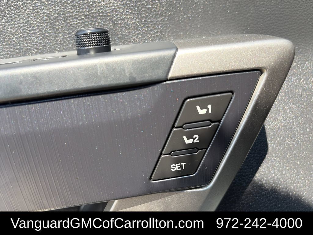 Used 2026 Toyota Sequoia Platinum AWD/4WD image 13
