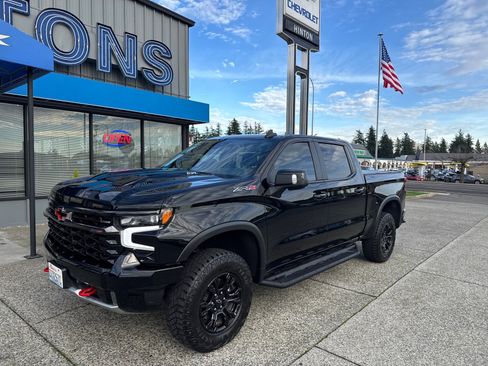 Used 2023 Chevrolet Silverado 1500 ZR2 w/ Technology Package image 1