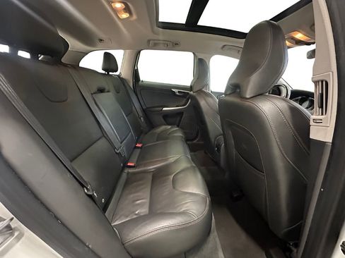 Used 2017 Volvo XC60 T6 Dynamic w/ Preferred Option Package image 15