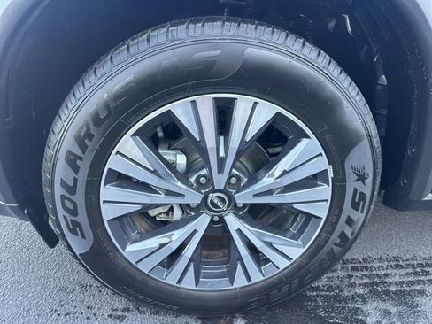 Used 2023 Nissan Rogue SV image 30