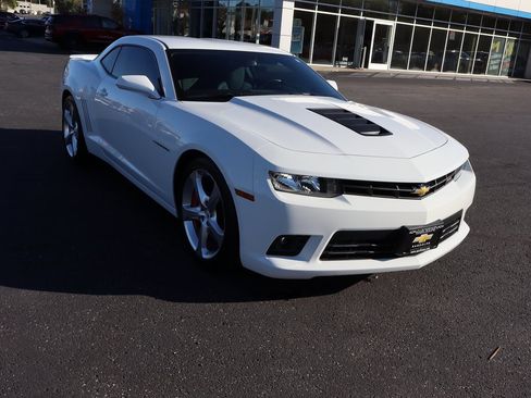 Used 2015 Chevrolet Camaro SS image 2