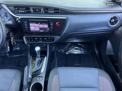 Used 2018 Toyota Corolla LE FWD image 29
