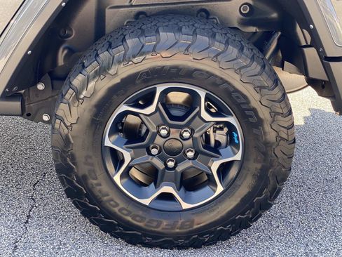 Used 2023 Jeep Wrangler Unlimited Rubicon 4xe w/ Cold Weather Group AWD/4WD image 15