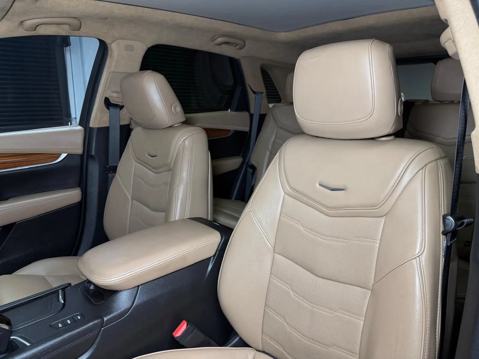 Used 2018 Cadillac XT5 Platinum AWD/4WD image 30