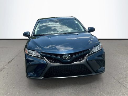 Used 2020 Toyota Camry SE FWD image 2