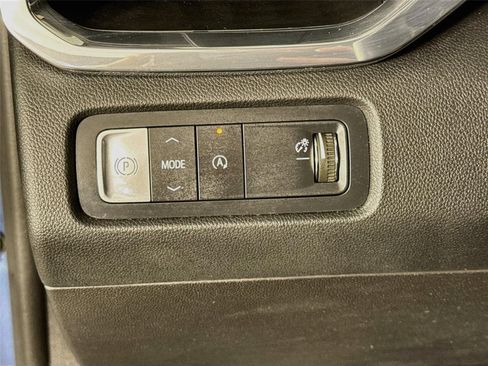 Certified 2024 GMC Acadia Denali w/ Super Cruise Package FWD image 10