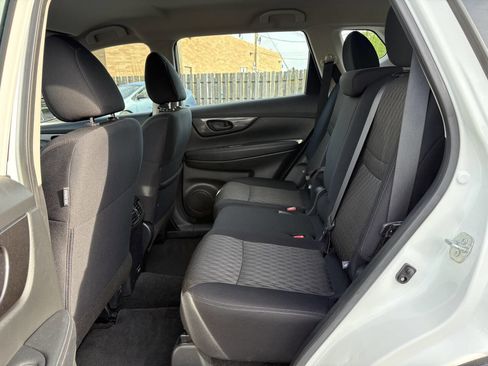 Used 2020 Nissan Rogue S AWD/4WD image 23