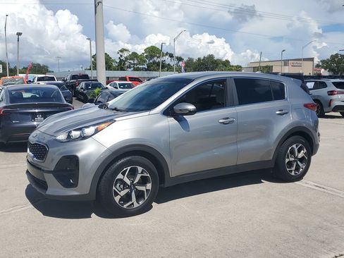 Used 2021 Kia Sportage LX w/ LX Fwd Popular Package image 2