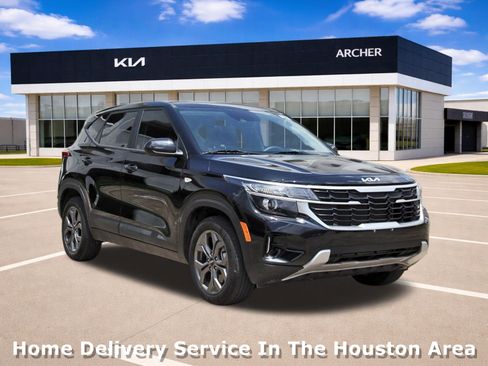 Used 2024 Kia Seltos LX AWD/4WD image 1