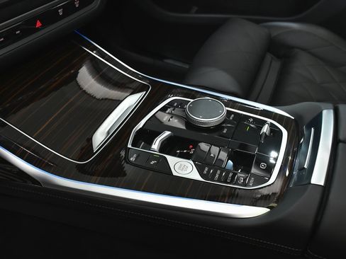 Used 2026 BMW X7 xDrive40i image 52