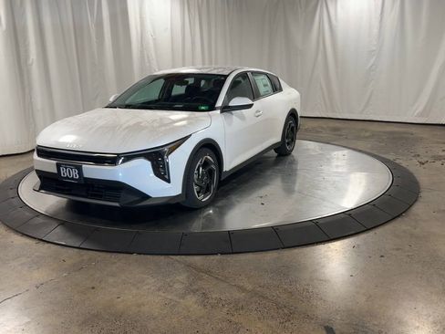 New 2025 Kia K4 EX image 4