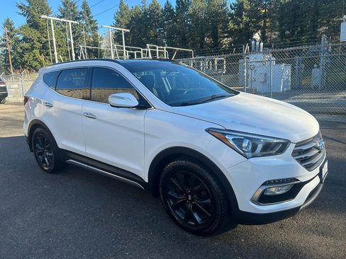 Used 2018 Hyundai Santa Fe Sport image 3