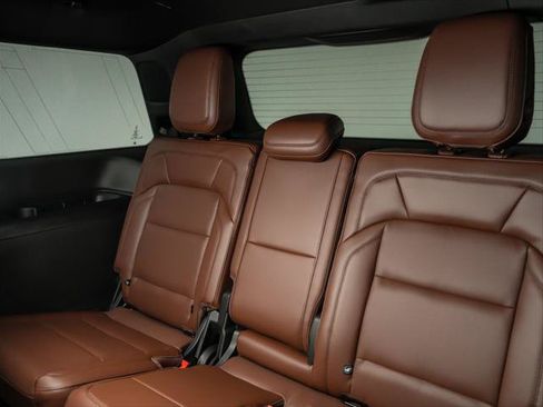 New 2026 Lincoln Navigator Reserve AWD/4WD image 19