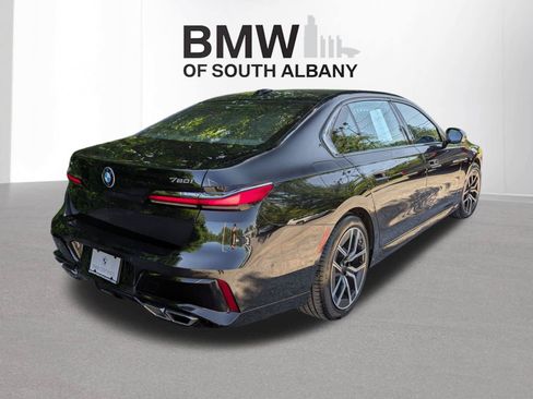Used 2024 BMW 760i xDrive w/ Executive Package AWD/4WD image 3