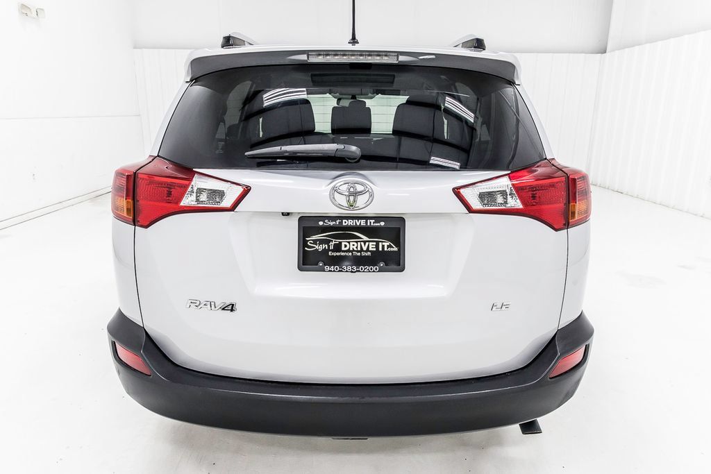 Used 2014 Toyota RAV4 LE FWD image 6