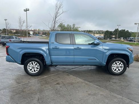 Used 2026 Toyota Tacoma SR5 AWD/4WD image 10