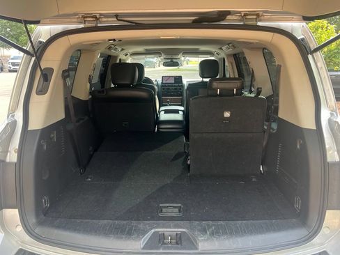 Used 2021 Nissan Armada SL w/ Captain's Chairs Package AWD/4WD image 18