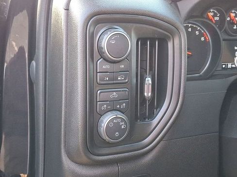 Certified 2023 Chevrolet Silverado 1500 Custom image 32