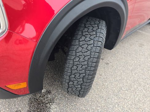 Used 2022 Ford Maverick Lariat w/ Lariat Luxury Package image 35