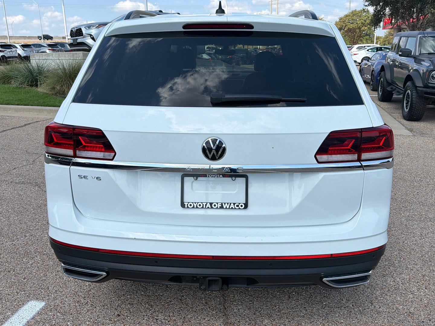 Used 2022 Volkswagen Atlas SE w/ Panoramic Sunroof Package FWD image 4