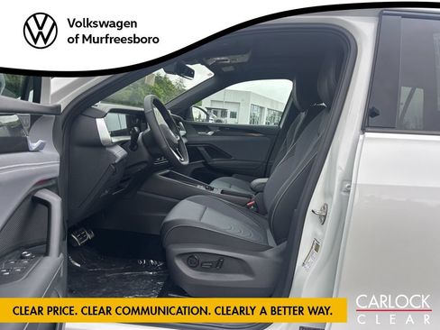 New 2026 Volkswagen Tiguan SE R-Line FWD image 15