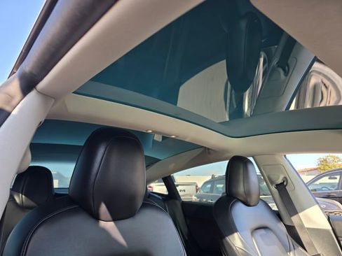 Used 2020 Tesla Model 3 Long Range image 12