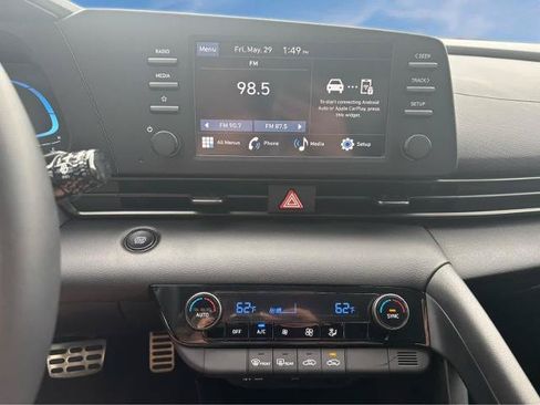 Used 2025 Hyundai Elantra Sport FWD image 22