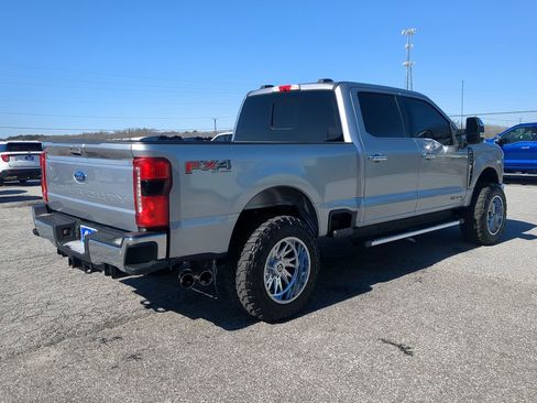 Used 2023 Ford F250 Lariat w/ Chrome Package image 3